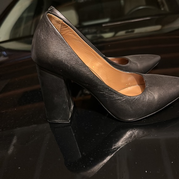 Heel - Picture 3 of 5